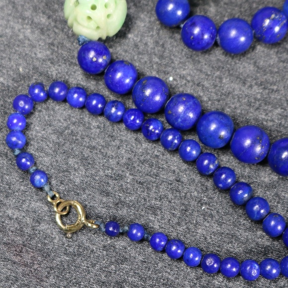 vintage long genuine green jade and lapis beaded necklace with 14K clasp - Picture 6 of 12